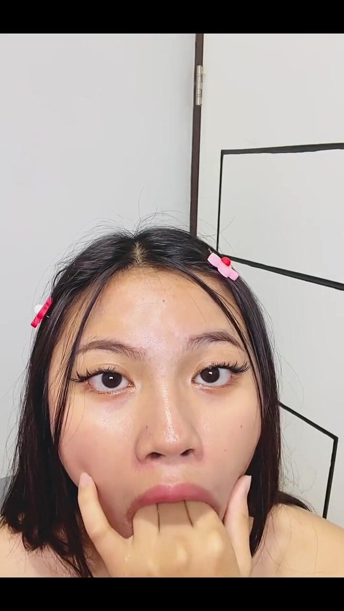 Cherrryblisss: Ragazza carina