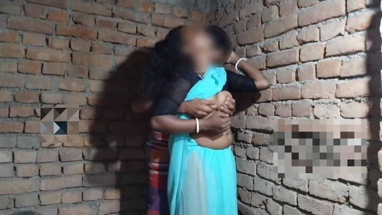 Pumi: Poomi Bhabhi quedó colgando en estilo indio