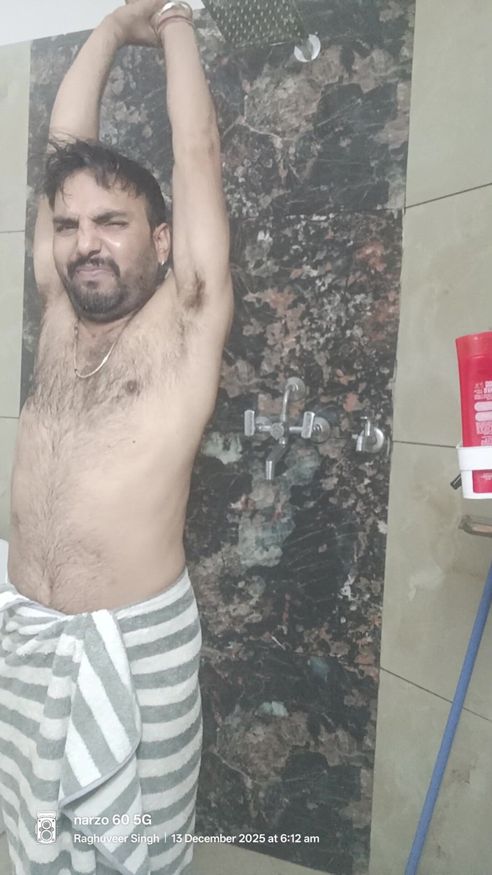 Rajasthani-old-lover: Oficer armii indyjskiej dostaje prysznic