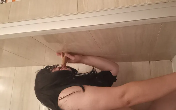 MamaZSekretem: Trans Stepmommy Play Under Shower with Small Dildo
