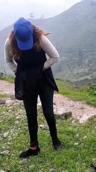 Kencing di gunung