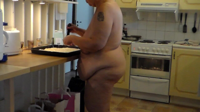 Sex hub couple: Jen está nua e cozinhando