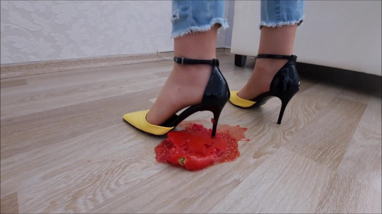 Goddess Lina: Goddess Lina tomatoes crush