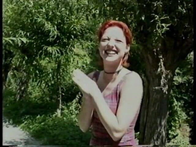 Lucky Wankerz: Rossa MILF per la prima volta in cam