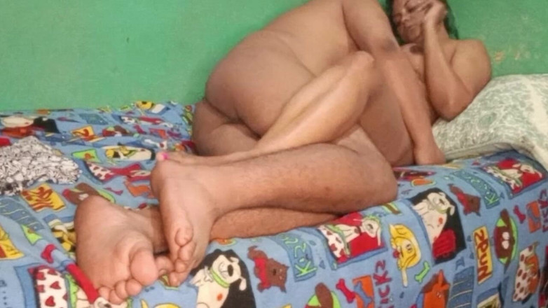 BigassMILF40: Madura rabuda chupando o pau do enteado quando o padrasto...