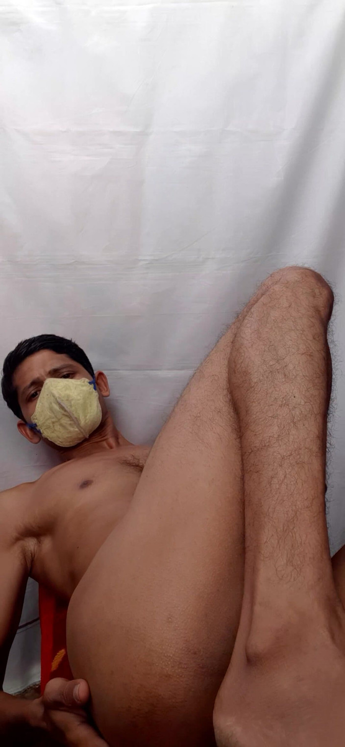 Che: Siyah göt deliği parmaklıyor desi adamla sikişiyor