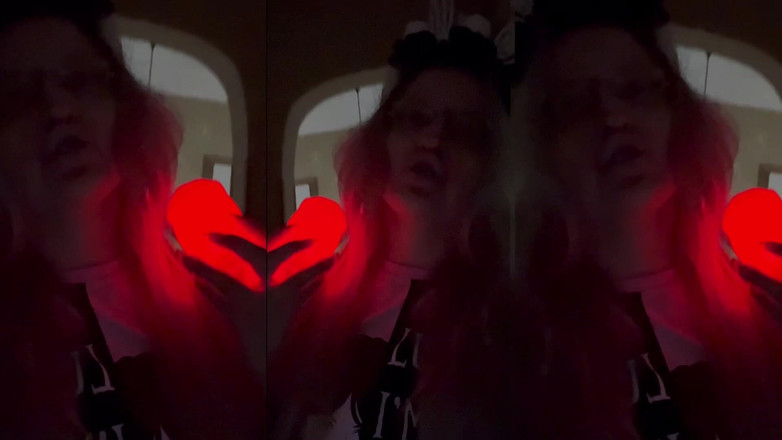 FinDom Goaldigger: Sissy non va in bagno. Sissy piscia in mutandine.