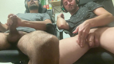 Nenesgaymers: 2 Grossi che sborrano