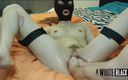 White black: Bdsm - esclava atada chorrea de doble fisting duro