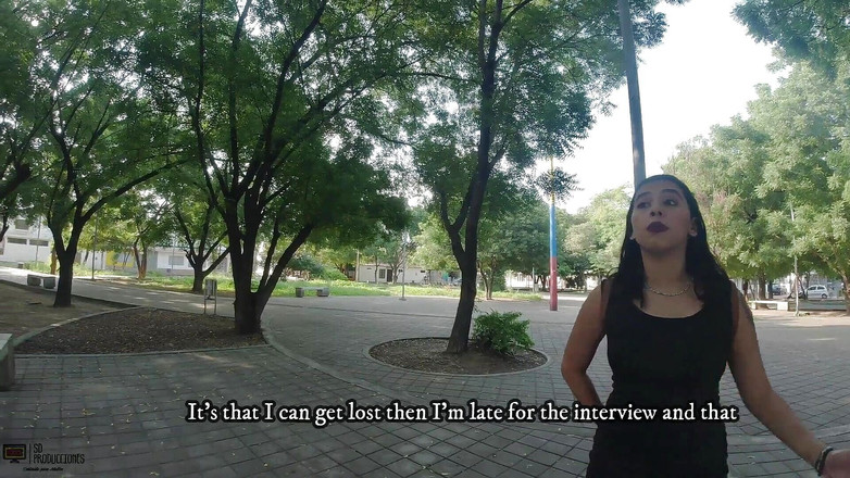 Vayolet: Kåt tjej ringer mig för att komma till hennes hotell...