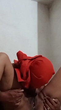 Sonam bhabhi sedang menikmati bobshnya bersama suaminya