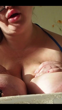 Climb on a Giantess!