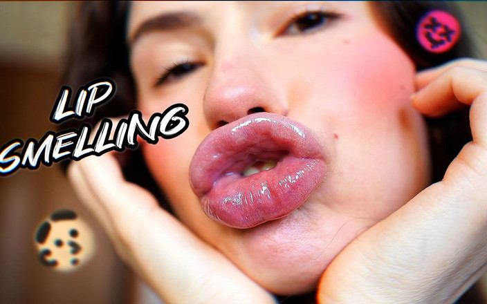 Rarible Diamond: Naughty Chick Lip Pouting