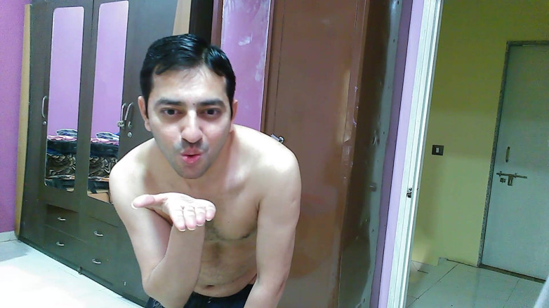 Cute & Nude Crossdresser: Douce et sexy tapette travestie femboy douce sucette en lingerie...