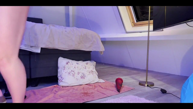 Siswet: Mijn kont en zwanger poesje neuken 