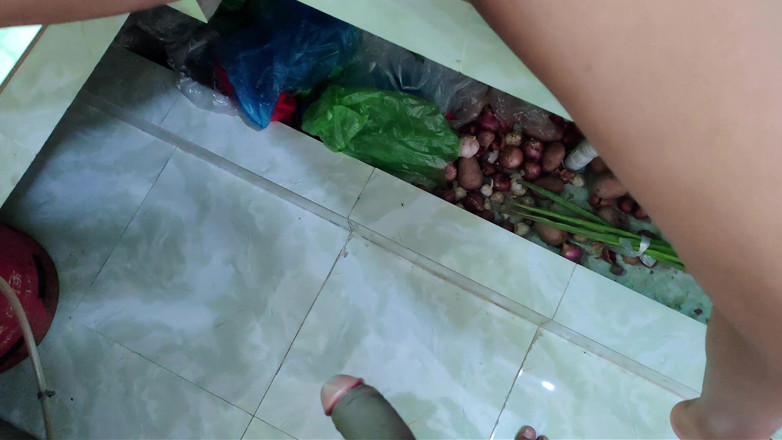 HottyKisku02: インドのヒジャブ系継母が継息子にキッチンでセックスされるデシ xxx
