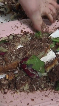 Masă de umilire extremă cu vedere la persoana 1! Numai pentru gurmanzi reali!