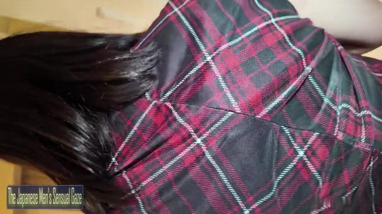 A case of fling: Tatlı kedi kulaklı güzel kız derin bir vahşi dönemeçte kayarken...