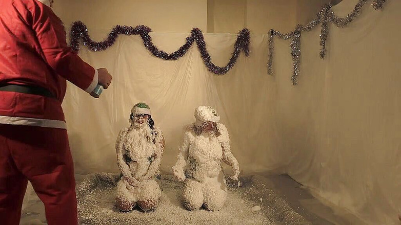 Gunked up girls: Noel elfleri lola ve jodie snow