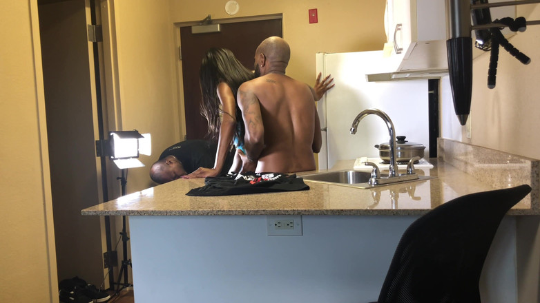 Shaundam: Bts v Ohnivé večeři