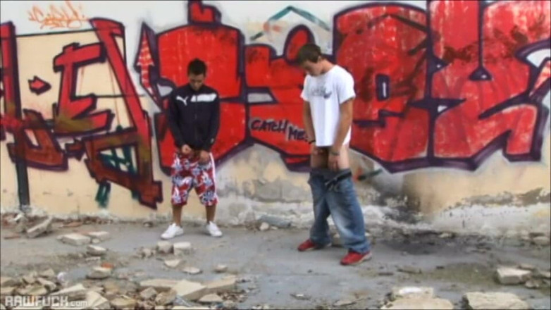 Raw Fuck: सर्किल जर्क में ट्विंक तिकड़ी शो ऑफ