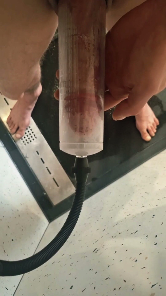 Spacey Dimka: Playing with the Pump