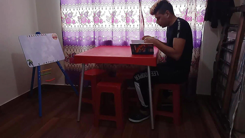 WhysMom: Moje nová učitelka sexuální třídy mě poprvé učí, jak ji šukat...