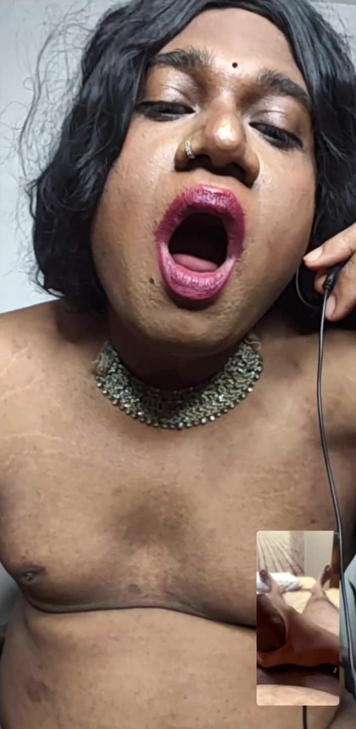 akhilzq: Indian Trans Exposed Her Sexy Body for Client