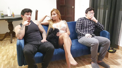 Winter_steph: Jeho nejlepší přítel šuká její manželku na gauči. Paroháč hráč