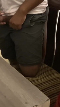 Aku menggoda abang tiriku untuk ngentot sama aku