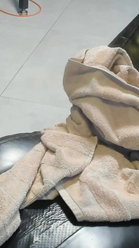 Autofellatio anal gape combo de 10 minutos auto chupar las piernas detrás de la cabeza y jugar con un agujero profundo