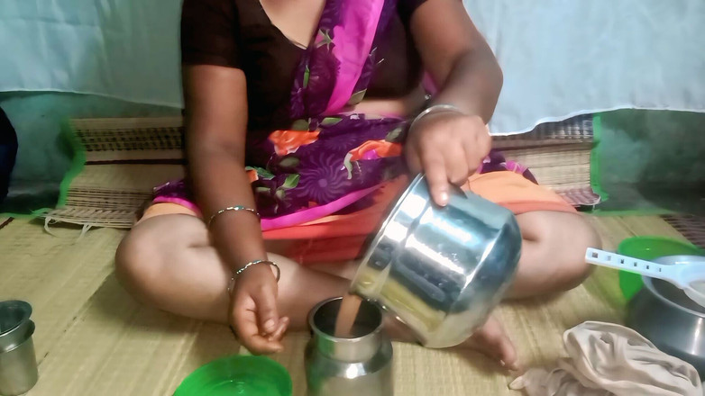 Priyanka314: 纱丽阿姨和继兄玩重口味展示毛茸茸的阴户