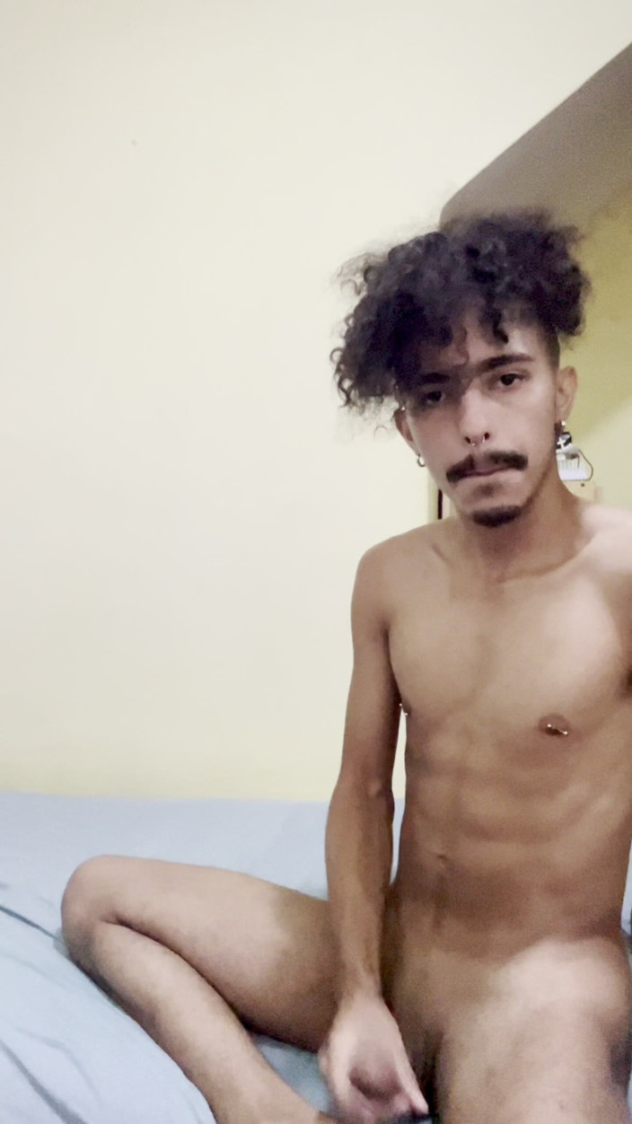 The Vicious Gabe: Twink Ficou Sozinho Em Casa E Brincou Um Pouco