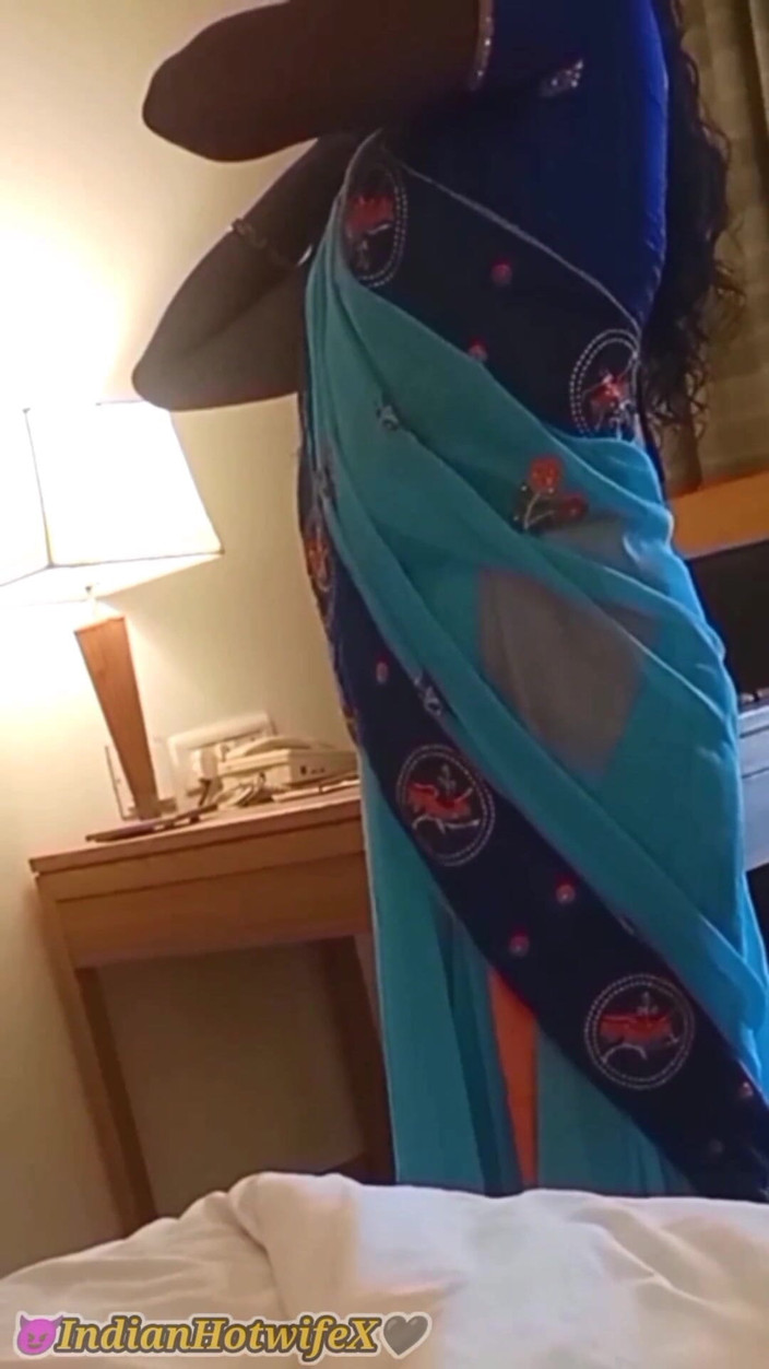 RenuRaj: Desi Tamil MILF Renus Saree retas &amp;Missionär knullar av vän, cuck...