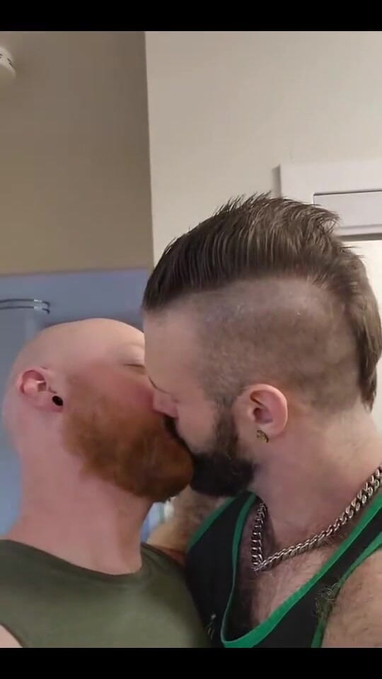 BeefyCanuck: Pré-jogo make out com