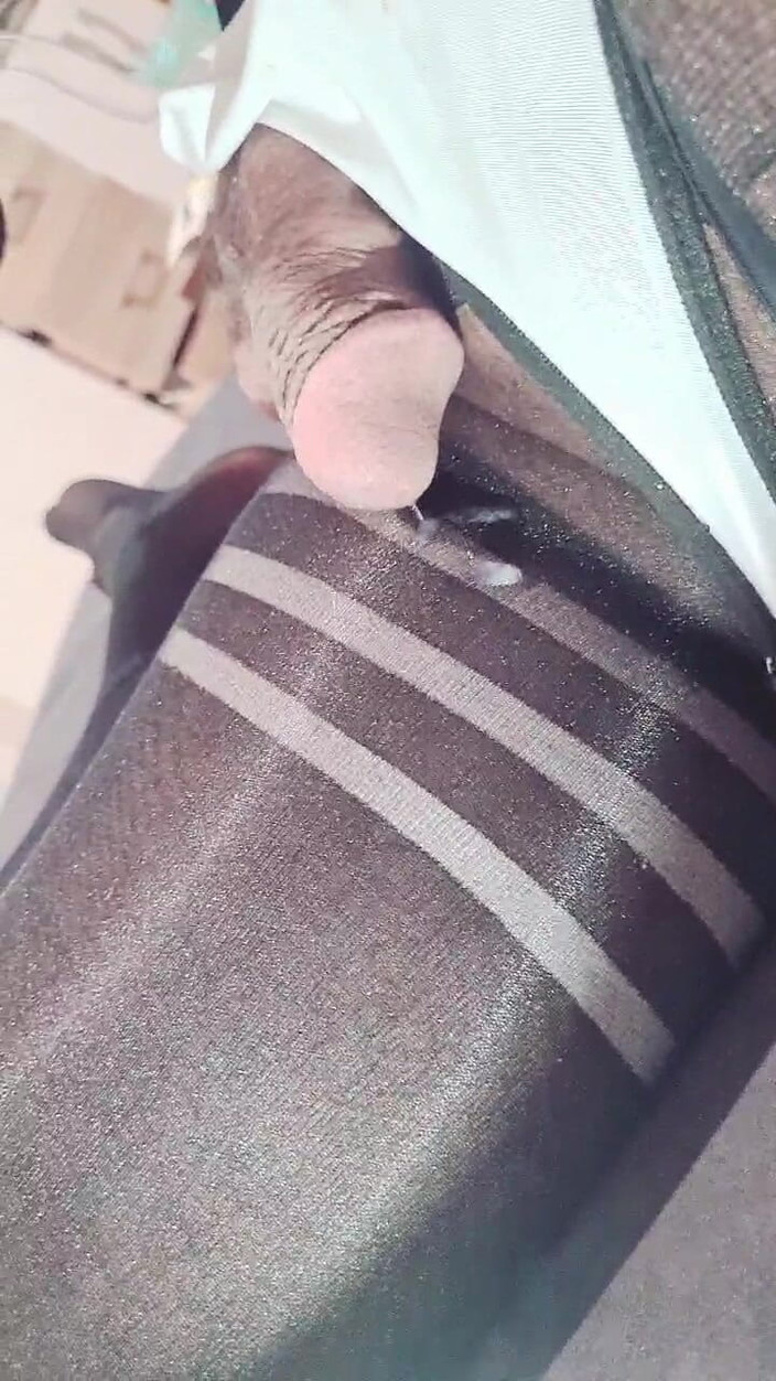 CiCNina: 애널 플러그를 가진 Honrny Sissy