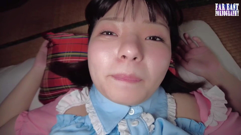 Far East pornography: Rail-tease 与一个短身美眉约会,品尝每一滴温暖的食物 第4部分。