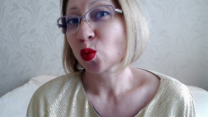 Dream Factory: Aplicación de lápiz labial rojo