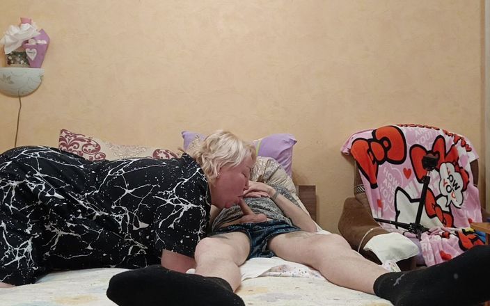 Zona901: Tetangga nyepong kontol sampai tetes terakhir kali keluar dari kontol