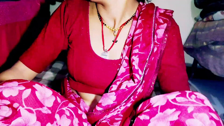 Raj porno studio: Desi Bhabhi została przekonana, aby po raz pierwszy wywiercić swoją...