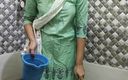 Saara Bhabhi: Індійська красива трахнула мачуху, неслухняного пасинка, один вдома, трахає сперму в рот у туалеті, справжній оргазм