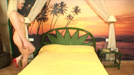 Porn To Love: 4 scény - Nenasytné milfky - 10 - celý film nad 100 min