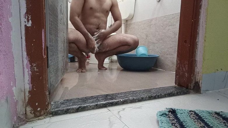 LovedSunsine1990: Хотишь обнаженную ванну со мной?