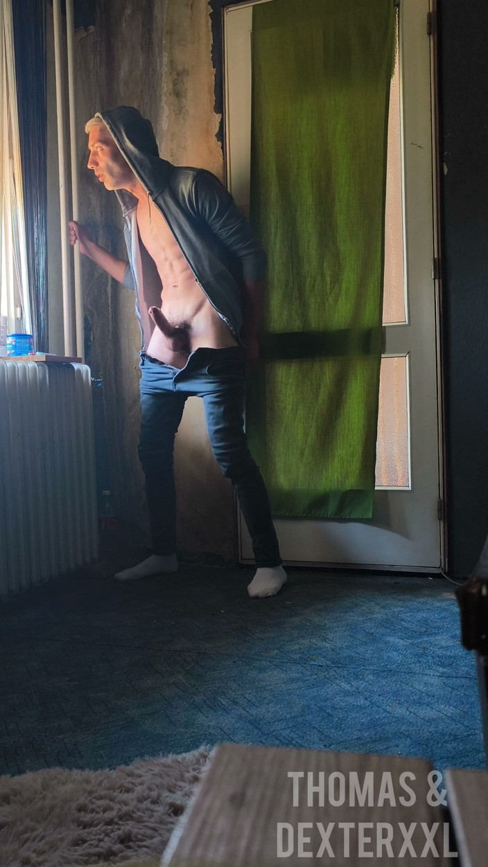 Vero Thomas: Thomas Home Made I Show U My Wank From.window