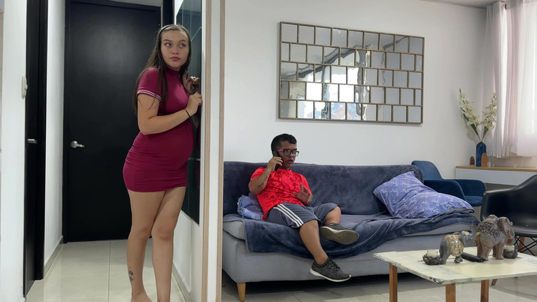 Julianaburning: Moje Bohatá A Velký Zadek Nevlastní Sestra Mě Poslouchá, Zatímco...