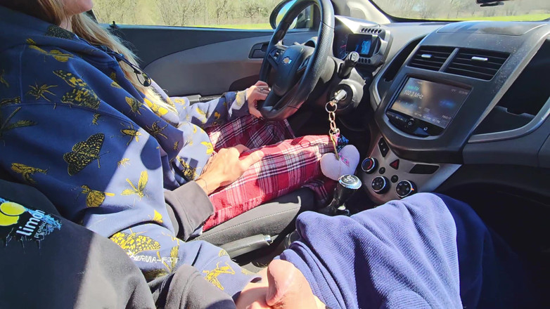 Elnonohub: Traveling with My Girlfriend I Couldn't Resist the Urge: Luxury...