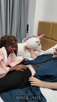 Ebony Stepdaughter Is Bored and Seduces Her Stepdaddy
