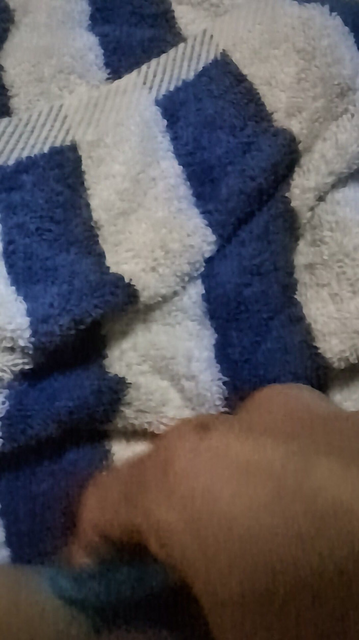 Jamponie Sexy Hot Milf: Rekaman seks solo tante seksi lagi asik muncrat pakai dildo...