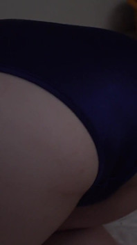 Aoi-chan ha un culo fetish vestito striscia erotica coperto di natiche