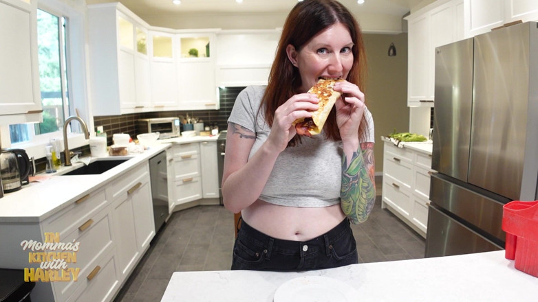 Harley Sin: In cucina della matrigna con Harley